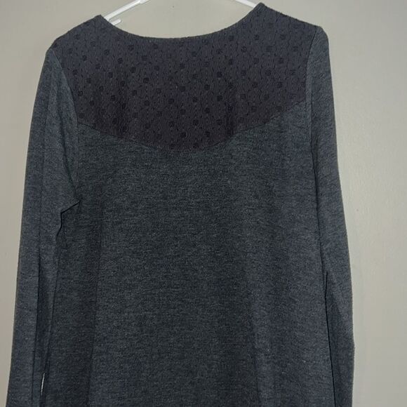 Soft surroundings gray crocheted tunic length top size medium - Picture 7 of 8